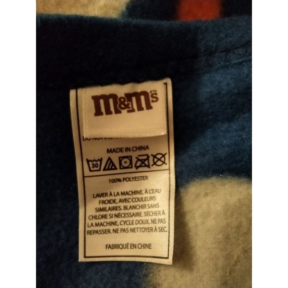 M&MS Plush Blanket - Picture 6 of 7
